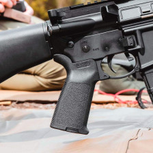 Пистолетная рукоятка Magpul MOE Grip для AR-15/M4 (полимер) черная фото 5