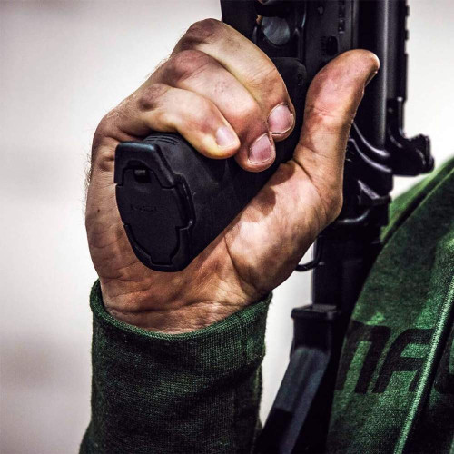 Пистолетная рукоятка Magpul MOE+ Grip для AR-15/M4 (полимер) черная фото 5