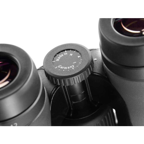 Бинокль Zeiss Victory SF 10x42 Black фото 4