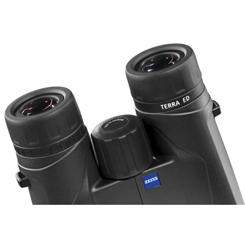 Бинокль Zeiss Terra ED 10х32 Black-Black фото 3